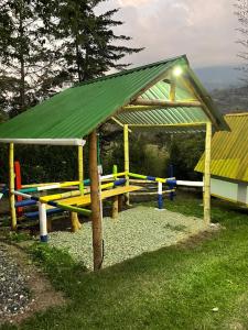 Herní místnost nebo prostor pro děti v ubytování Cabaña Campestre Miraluna