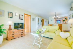 TV a/nebo společenská místnost v ubytování Ideal Property Mallorca - Blau Mari
