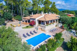 Изглед към басейн в Ideal Property Mallorca - Es Bosquet или наблизо