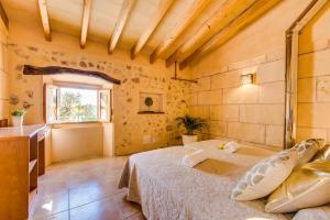 Postel nebo postele na pokoji v ubytování Ideal Property Mallorca - Can Gelat