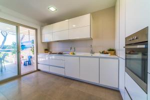 Kuchnia lub aneks kuchenny w obiekcie Ideal Property Mallorca - Gaviotas