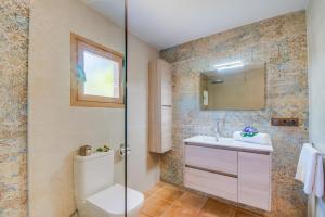 Łazienka w obiekcie Ideal Property Mallorca - Can Sito