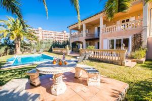 Bazén v ubytování Ideal Property Mallorca - Aran Berna nebo v jeho okolí