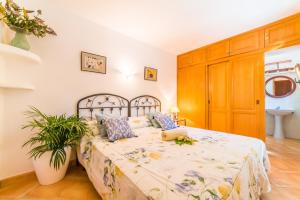 Postel nebo postele na pokoji v ubytování Ideal Property Mallorca - Casa Tenis + 20 fotografií