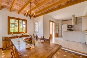 A kitchen or kitchenette at Ideal Property Mallorca - Ram de Mar