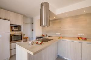 A kitchen or kitchenette at Ideal Property Mallorca - Ram de Mar