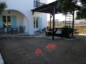 Vonkajšia záhrada v ubytovaní Gio st Gio apartment 2 Antiparos st Giorgio