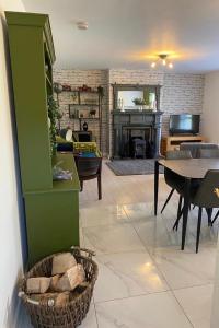 Foto dalla galleria di No2 at Rosebank Apartments a Moville