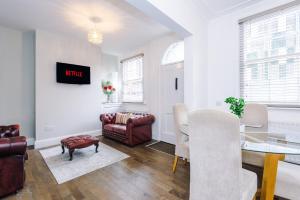 Grade II Listed Corner Townhouse in the City Centre
