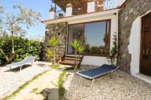 Vonkajšia záhrada v ubytovaní Villa del Mare