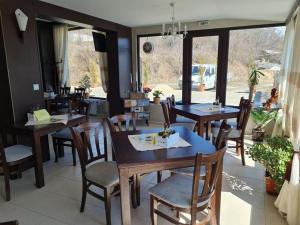 Afbeelding uit fotogalerij van Family Hotel Bela in Tryavna