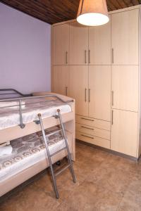 Φωτογραφία από το άλμπουμ του Ambelaki Polythea σε Kardhoulianós