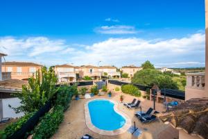 Der Swimmingpool an oder in der Nähe von Ideal Property Mallorca - Son Moleto