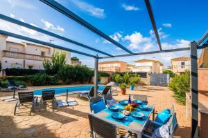 Der Swimmingpool an oder in der Nähe von Ideal Property Mallorca - Son Moleto