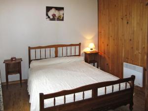 Ένα ή περισσότερα κρεβάτια σε δωμάτιο στο Holiday Home La Bonneraie by Interhome