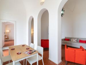 Posedenie v ubytovaní Apartment Beach House by Interhome