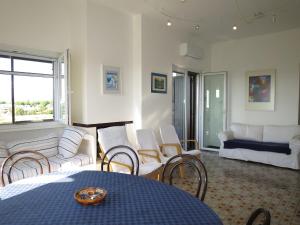 Posedenie v ubytovaní Apartment Algamarina by Interhome