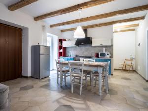 Kuchyň nebo kuchyňský kout v ubytování Apartment Stella Blu by Interhome