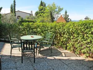 Vonkajšia záhrada v ubytovaní Apartment Belvedere - CET122 by Interhome