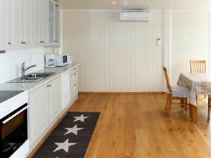 Gallery image of Holiday Home Kyrkjestein - FJS556 by Interhome in Naustdal i Sunnfjord