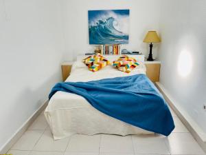 Cama o camas de una habitación en La Manga Resort lovely 2 bedroom apartment