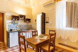 Kuchyň nebo kuchyňský kout v ubytování Agriturismo Case Don Ignazio
