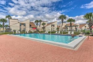 Gallery image of Cozy PCB Condo Less Than half Mile to Public Beach Access! in Panama City Beach