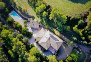 an aerial view of a house with a roof at Agriresort Villa Bentivoglio in Piazza Armerina