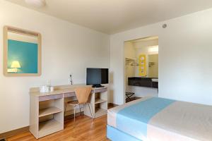 Katil atau katil-katil dalam bilik di Motel 6-Laurel, DC - Washington Northeast