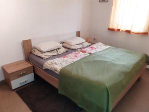 LAVE II cozy house房間的床