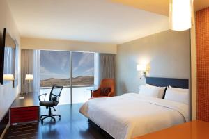 Postel nebo postele na pokoji v ubytování Fiesta Inn Zacatecas + 60 fotografií