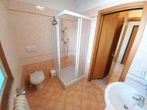 A bathroom at Elegante bilocale a pochi passi dal mare