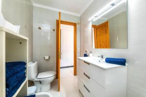 Kúpeľňa v ubytovaní Casa Caty con piscina,a 5 minutos de la Playa