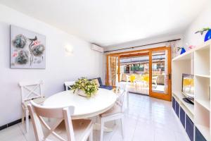 Kuchyňa alebo kuchynka v ubytovaní Casa Caty con piscina,a 5 minutos de la Playa