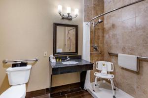 Vannituba majutusasutuses Best Western Plus Winslow Inn