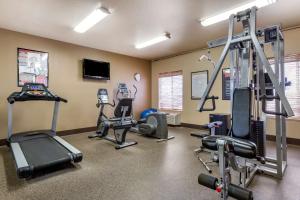 Spordikeskus ja/või sportimisvõimalused majutusasutuses Best Western Plus Winslow Inn