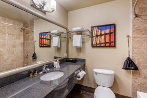 Vannituba majutusasutuses Best Western Plus Winslow Inn