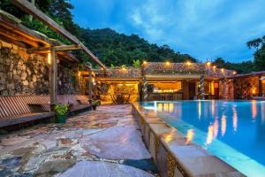 Bazén v ubytování Veranda Natural Resort nebo v jeho okolí