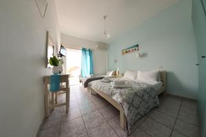 Gallery image of Dinos Studios in Paralia Kanaliou +19 photos