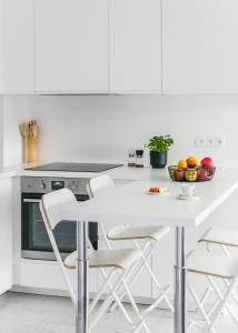 Zdjęcie z galerii obiektu Tree&Lake Apartament Warszawa w mieście Ząbki