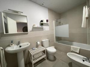 Łazienka w obiekcie Apartamentos Turísticos Mamelón