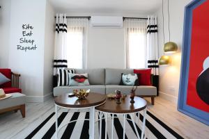 A seating area at ALPSUITES SAFRAN