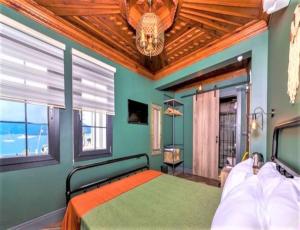 Кровать или кровати в номере Sunset Hotel Marmaris
