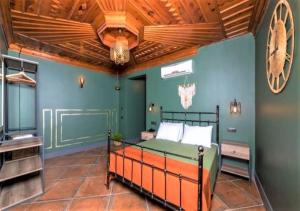 Кровать или кровати в номере Sunset Hotel Marmaris