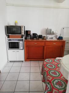 Kuhinja ili čajna kuhinja u objektu VILLA KAZALUCE - Appartement 1 chambre