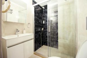 Ein Badezimmer in der Unterkunft Eroglu City Hotel