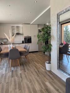 Nhà bếp/bếp nhỏ tại Apartman Una