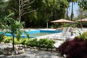 Bazén v ubytování El Valle Resort & Spa - Aguas Termales nebo v jeho okolí