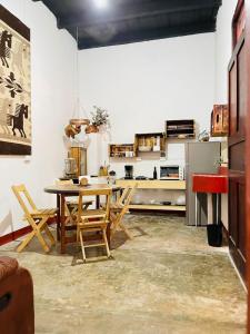 Hotel Casa Chapultepec的厨房或小厨房