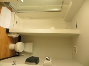 Bathroom sa HI Kananaskis Wilderness - Hostel